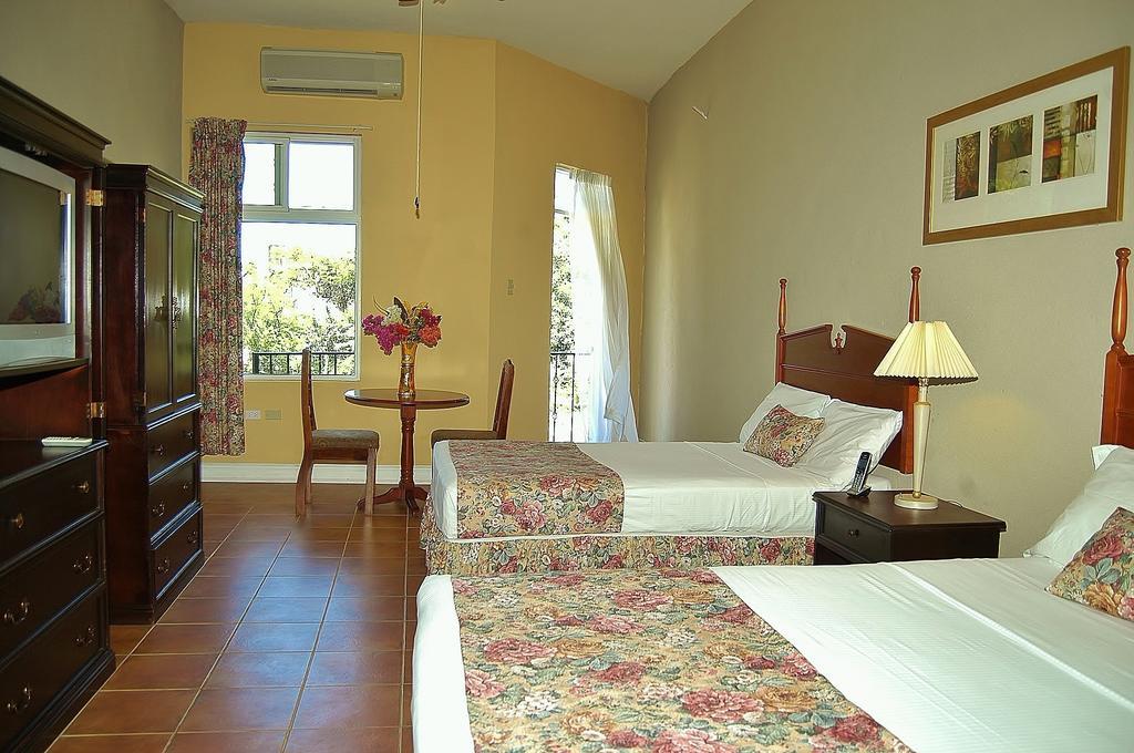 Guest House Villa Mishkan Runaway Bay Room photo